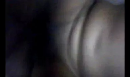 یک ستاره فیلم سکس کانال سکسی موبوگرام با یک مرد طاس.