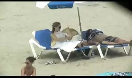 Pikaper یک کلمبیا کانال سکسی تلگرام شهوانی زن در جنگل.