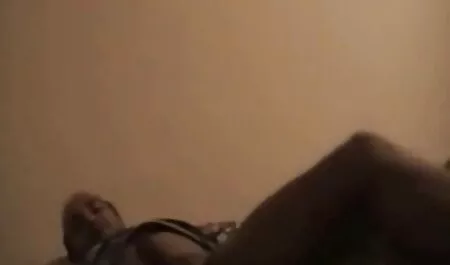 زنان و جوان گروه چت شهوانی ارتباط جنسی.