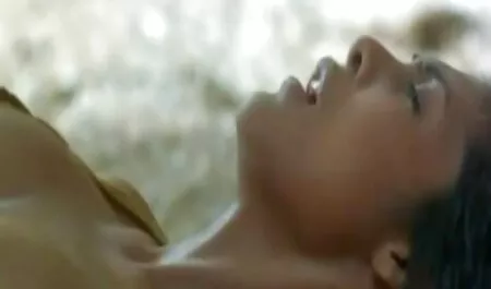 رقصنده, یک زن شهوانی کانال تلگرام به یک تولید کننده.