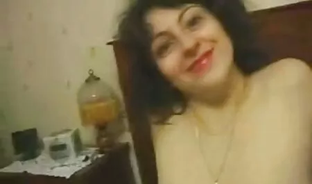 هند در حال پخش کانال سکسی موبوگرام است با لوگان پیرس.